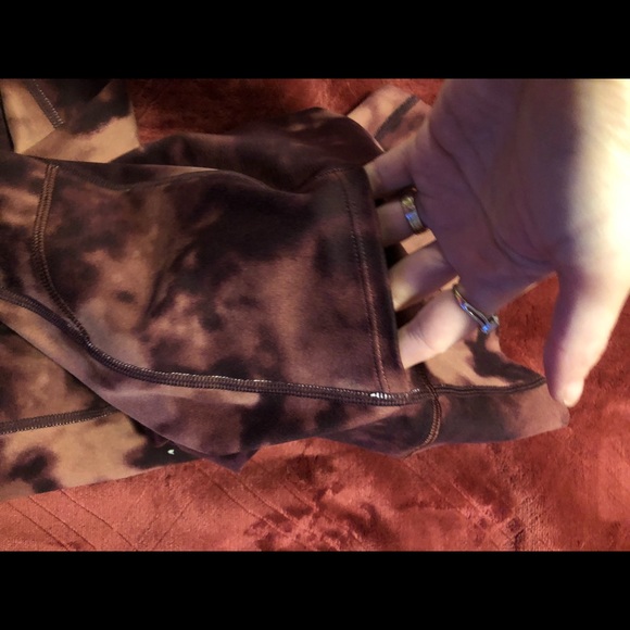 Victoria Secret Legging - Picture 3 of 5